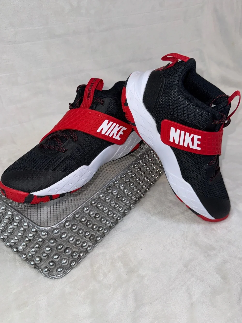 Nike Team Hustle D 12 Black University Red Sz 3.5Y/Wmns 5 HF6279-001 🏀❤️
